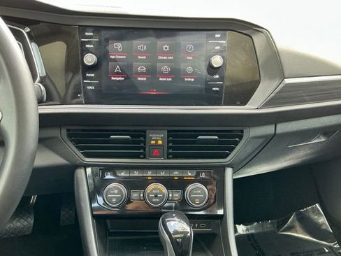 Used 2023 Volkswagen Jetta SEL FWD image 17