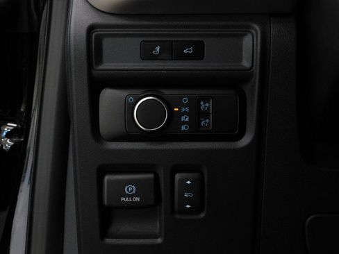 Used 2024 Ford Expedition XLT image 38