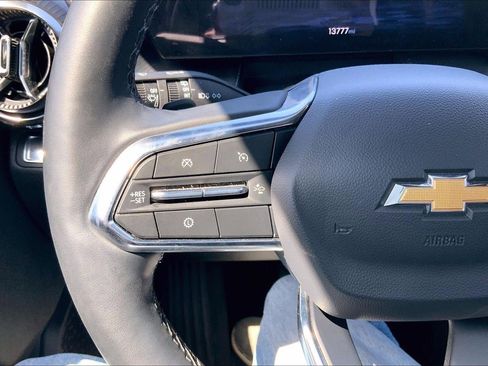 Used 2025 Chevrolet Equinox LT FWD image 16