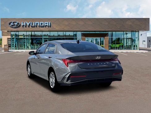 New 2026 Hyundai Elantra Blue image 5