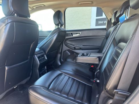 Used 2019 Ford Edge SEL w/ Equipment Group 201A image 19