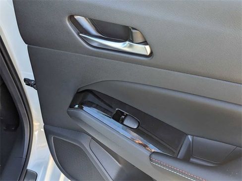 New 2024 Nissan Altima 2.0 SR image 26