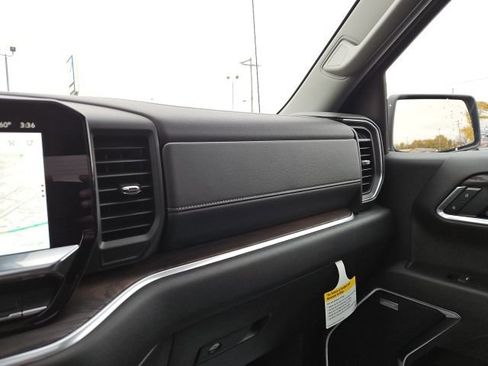 New 2026 GMC Sierra 1500 SLT w/ SLT Premium Package AWD/4WD image 36