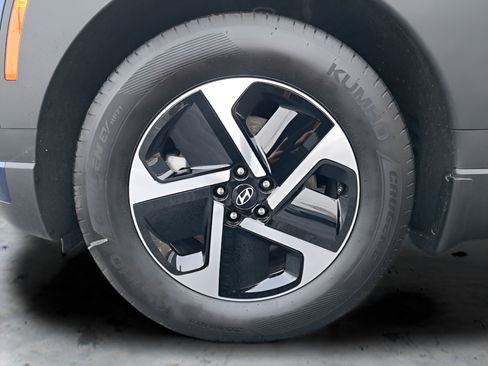 New 2026 Hyundai Ioniq 9 SE AWD/4WD image 9
