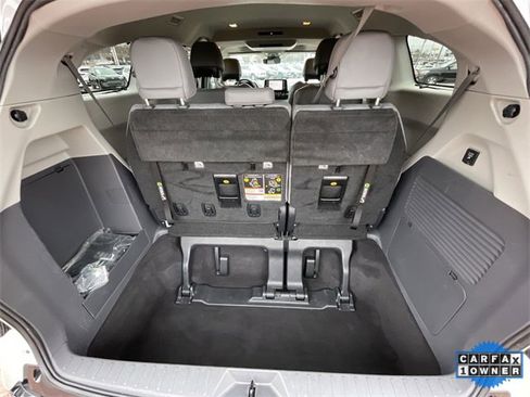 Used 2021 Toyota Sienna Limited image 31