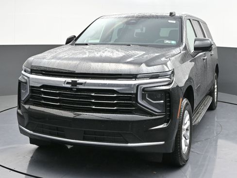 New 2026 Chevrolet Suburban LS w/ LPO, Dark Essentials Package AWD/4WD image 3