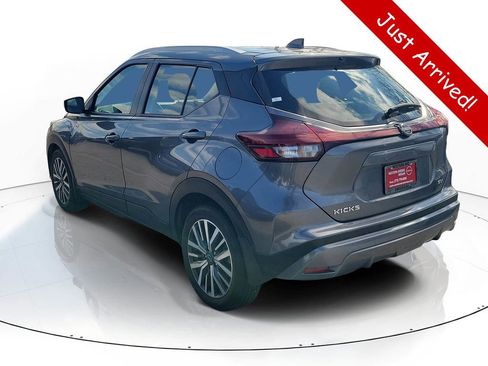 Used 2024 Nissan Kicks SV image 3