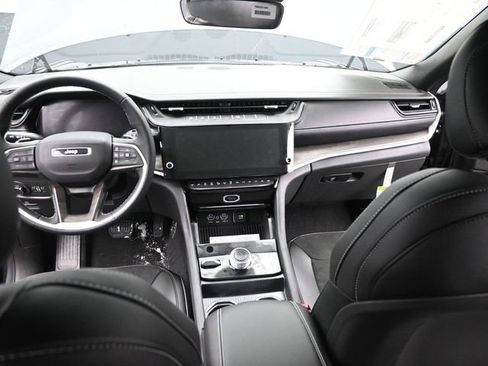 New 2026 Jeep Grand Cherokee L 4WD image 25