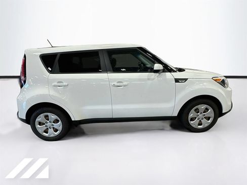 Used 2014 Kia Soul FWD image 4
