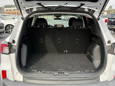 Used 2022 Ford Escape SE w/ SE Sport Appearance Package image 16