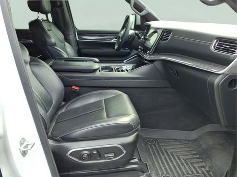 Used 2022 Jeep Wagoneer Series II image 25