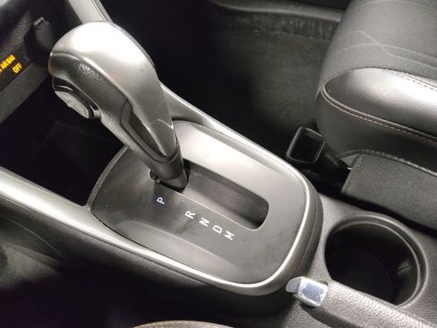 Used 2020 Chevrolet Trax LT w/ LT Convenience Package image 26