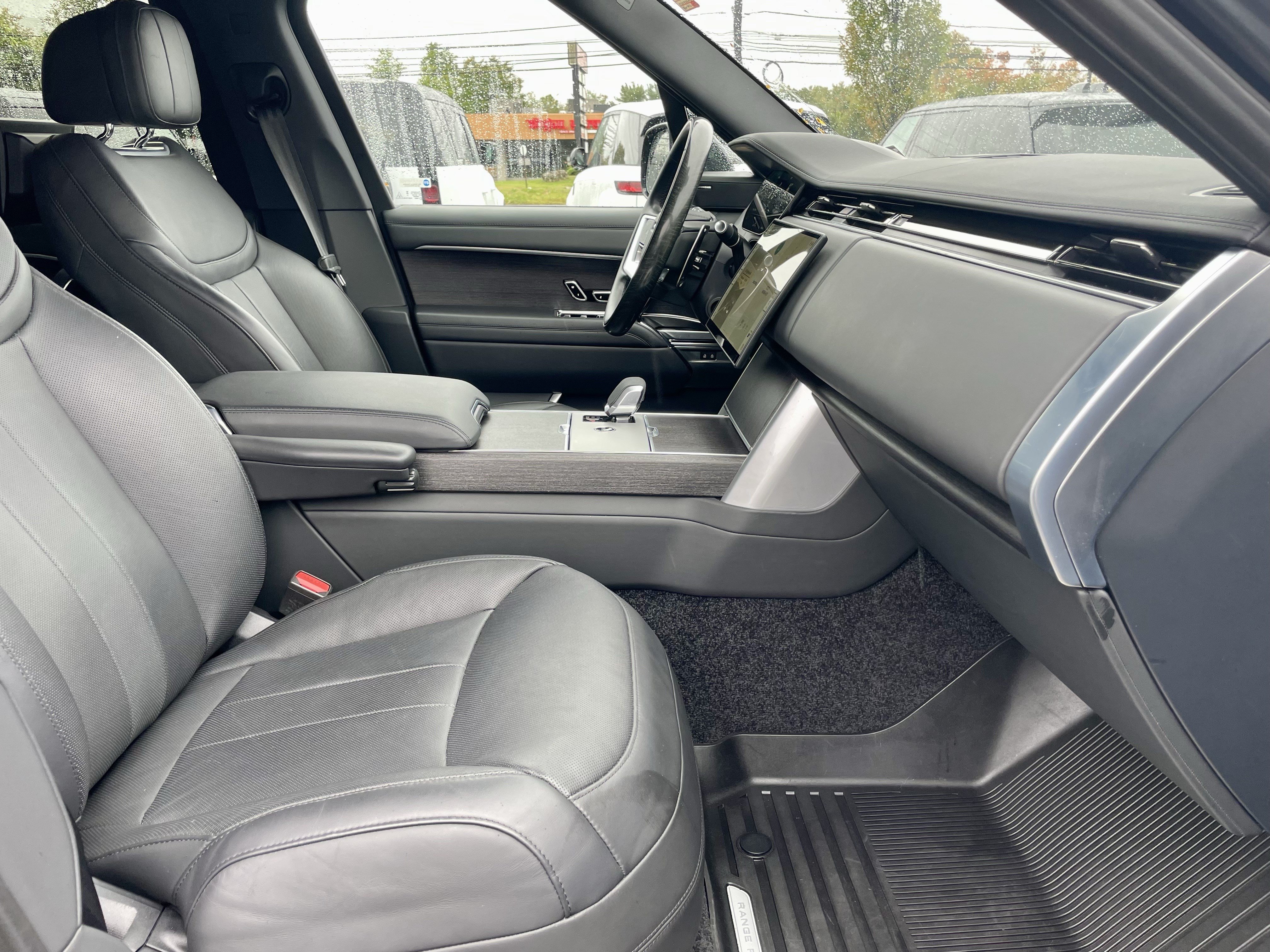 Used 2025 Land Rover Range Rover Long Wheelbase SE AWD/4WD image 15