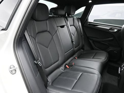 Certified 2026 Porsche Macan AWD/4WD image 26