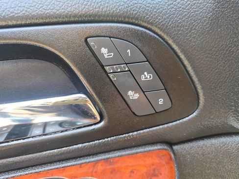 Used 2012 Chevrolet Tahoe LT w/ Luxury Package AWD/4WD image 23