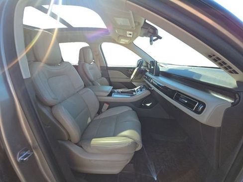 Used 2020 Lincoln Aviator Reserve w/ Equipment Group 202A image 5