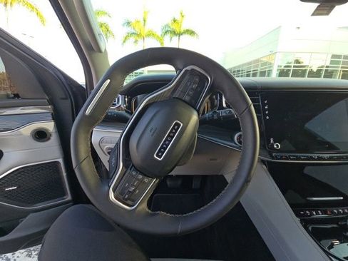 Used 2022 Jeep Wagoneer Series III w/ Convenience Group I RWD image 12