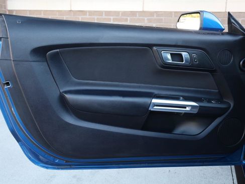 Used 2018 Ford Mustang GT w/ GT Performance Package RWD image 12