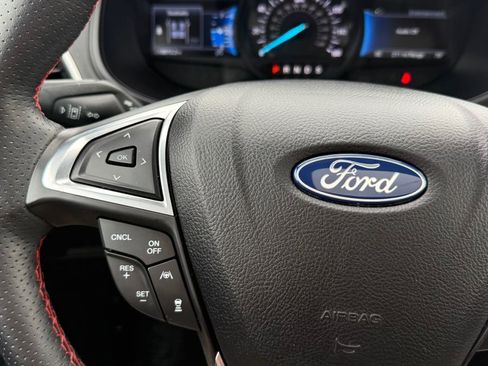 Used 2022 Ford Edge ST-Line image 16