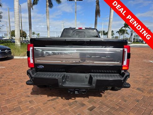 Used 2025 Ford F350 Platinum w/ Platinum Plus Package image 5