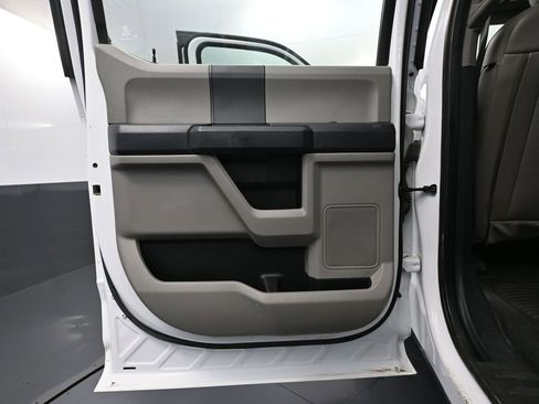 Used 2022 Ford F250 XL w/ Power Equipment Group image 36