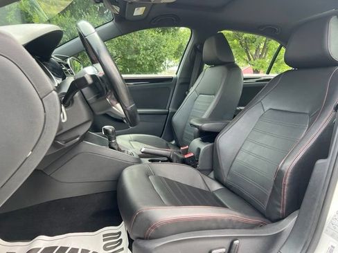 Used 2017 Volkswagen Jetta GLI FWD image 12