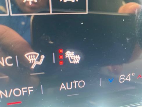 Used 2026 GMC Acadia AT4 w/ LPO, Floor Liner Package AWD/4WD image 18