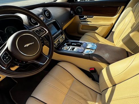 Used 2011 Jaguar XJ L RWD image 23