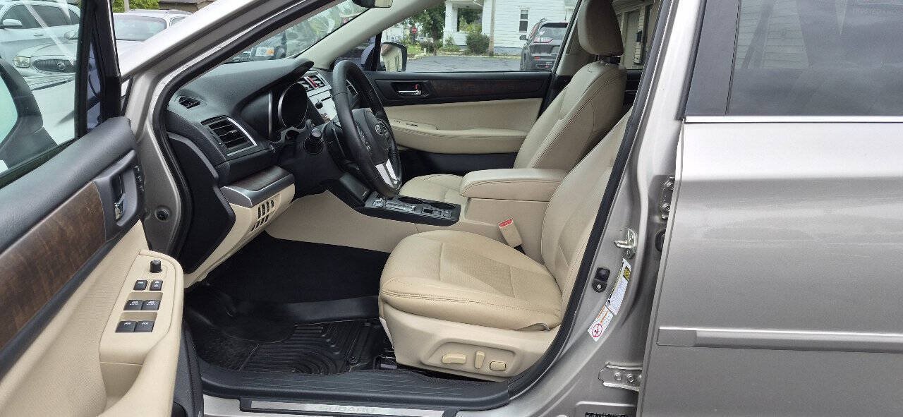 Used 2017 Subaru Outback 2.5i Limited AWD/4WD image 15
