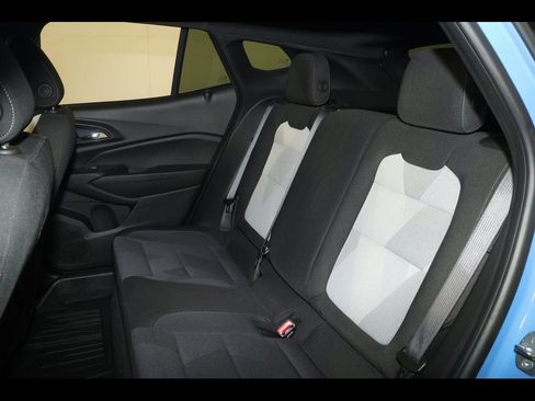 Certified 2024 Chevrolet Trax RS FWD image 26