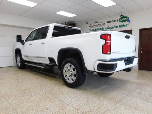 Used 2024 Chevrolet Silverado 2500 High Country w/ Technology Package AWD/4WD image 8