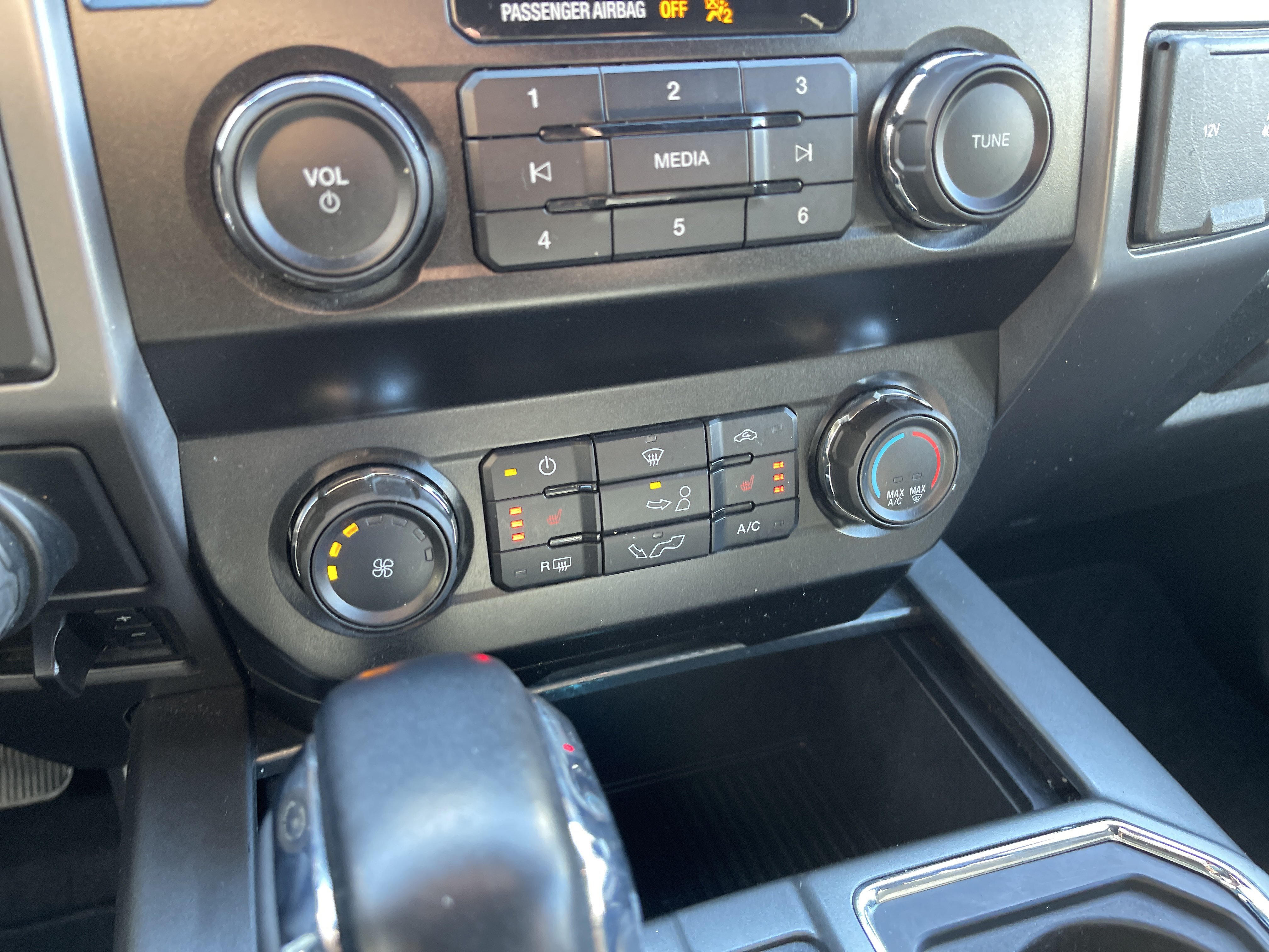 Used 2019 Ford F150 XLT w/ Equipment Group 302A Luxury AWD/4WD image 19