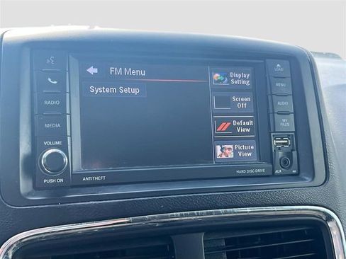 Used 2019 Dodge Grand Caravan SE FWD image 14