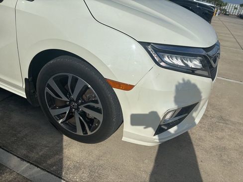 Used 2018 Honda Odyssey Elite image 3