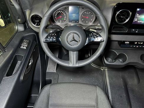 Used 2025 Mercedes-Benz Sprinter 2500 image 30
