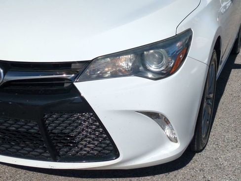 Used 2016 Toyota Camry SE image 10