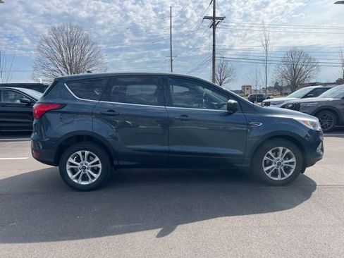 Used 2019 Ford Escape SE image 4