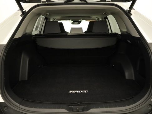 Used 2020 Toyota RAV4 XLE image 36