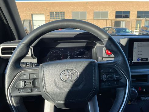 Used 2025 Toyota 4Runner TRD Off-Road image 34