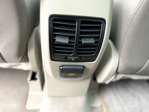 Used 2013 Ford Escape SE FWD image 39