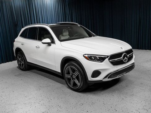 Used 2026 Mercedes-Benz GLC 300 300 SUV image 3