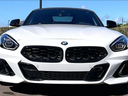 Used 2023 BMW Z4 M40i w/ Premium Package RWD image 3