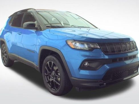 Used 2022 Jeep Compass Latitude AWD/4WD image 10