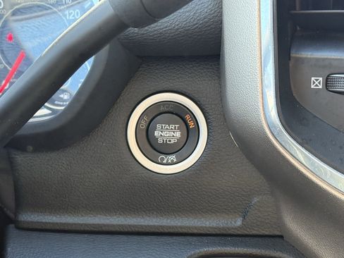 Used 2024 RAM 2500 Laramie image 24