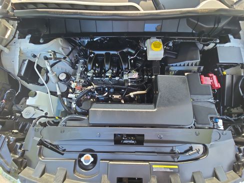 Used 2025 Nissan Pathfinder Platinum AWD/4WD image 33