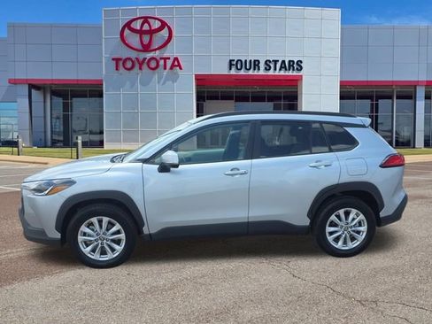 Used 2023 Toyota Corolla Cross LE FWD image 1