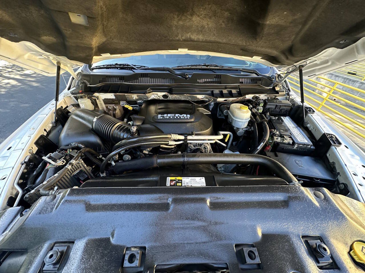 Used 2018 RAM 3500 Laramie w/ Convenience Group AWD/4WD image 20