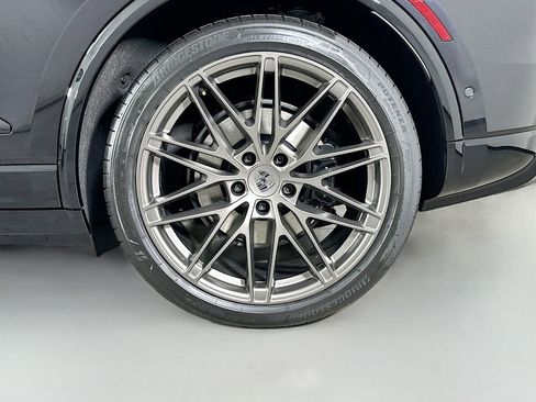 New 2026 Porsche Macan Turbo Electric AWD/4WD image 32