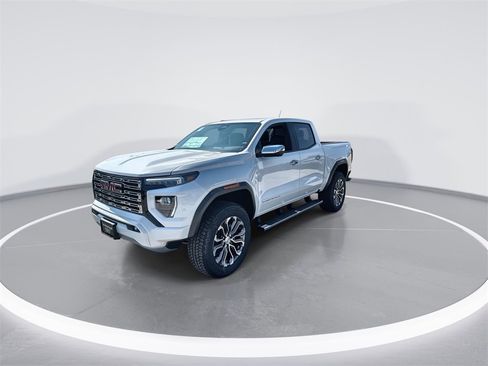 New 2026 GMC Canyon Denali image 4