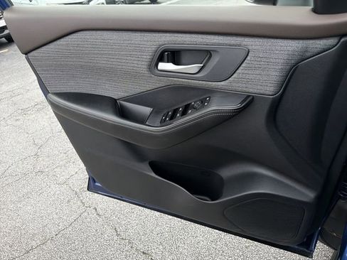 Certified 2023 Nissan Rogue SV image 16